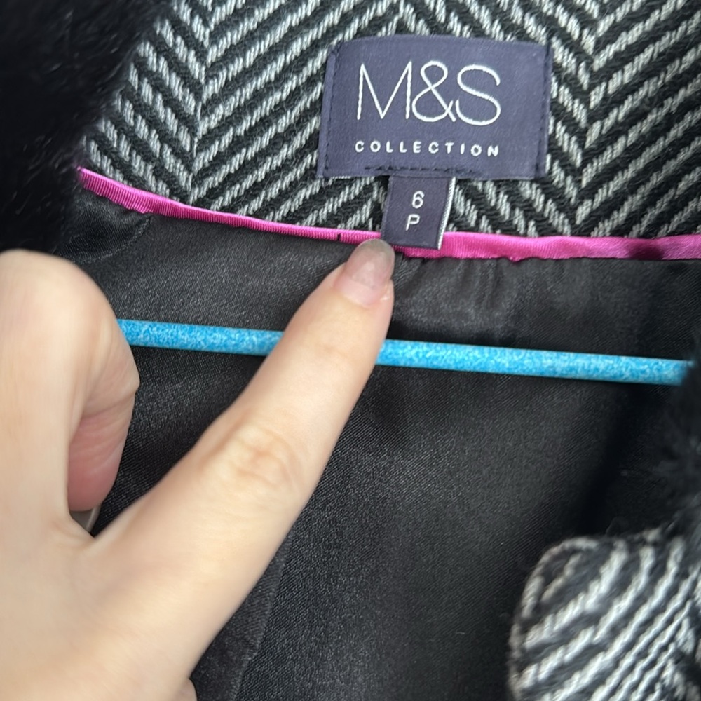 M&S women wool jacket with faux fur collar - Picture 2 of 6
